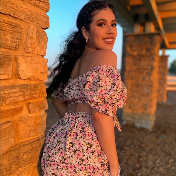 Floral print crop top and short - Picture 6 of 15